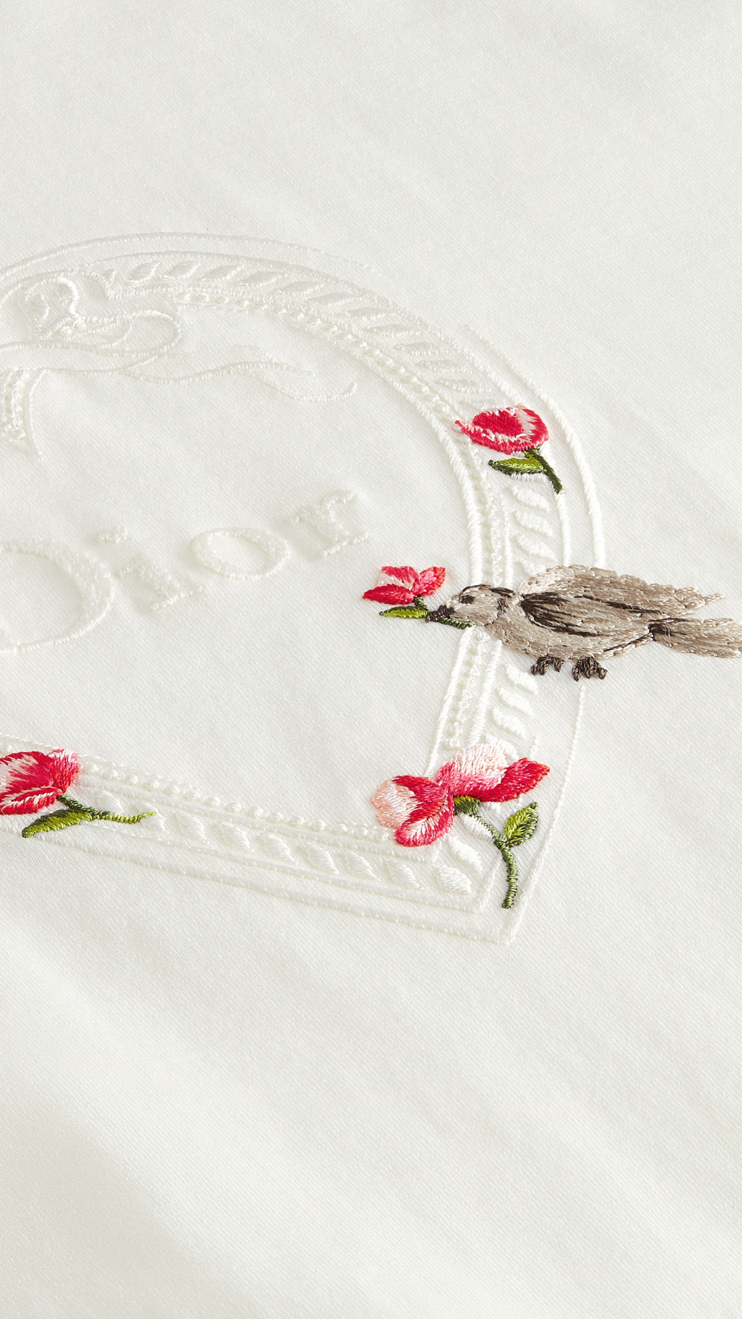 Camiseta entallada Dioramour de algodón blanco con motivo de palomas y rosas multicolor