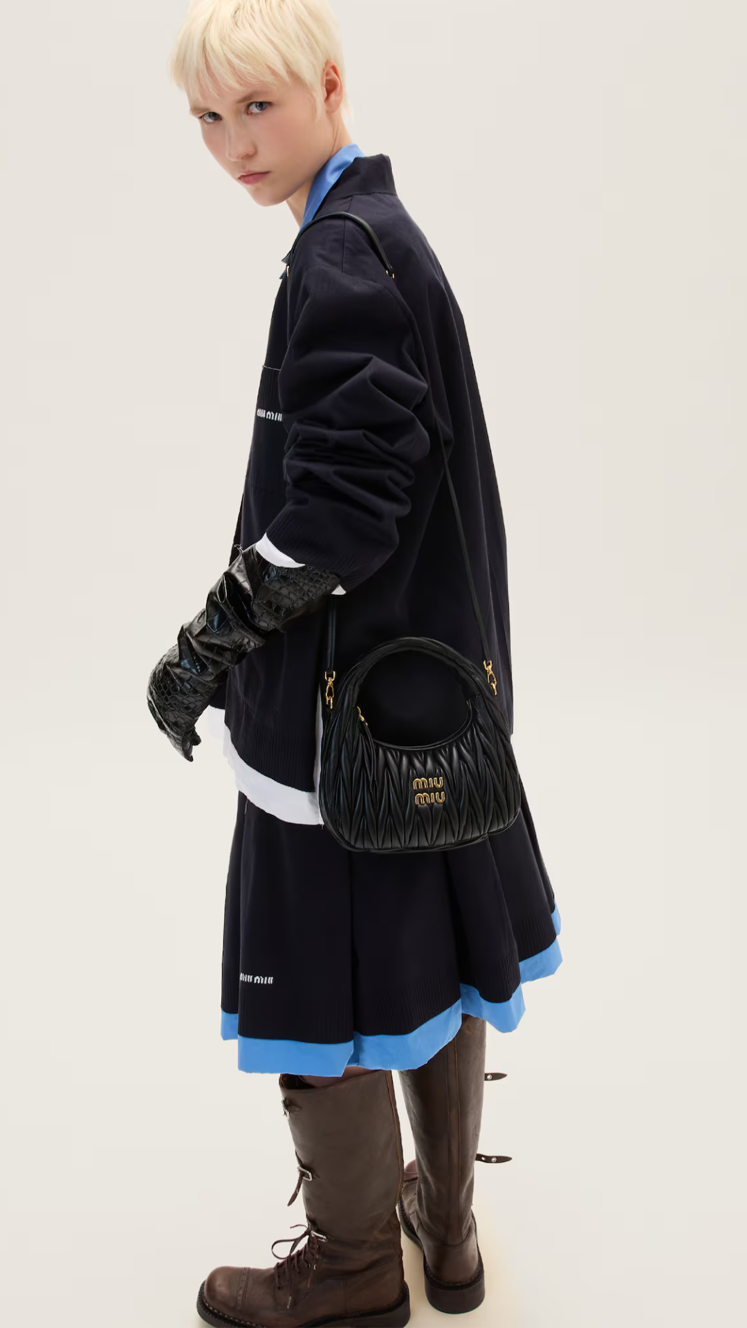 Bolso hobo Wander de piel napa acolchada en negro