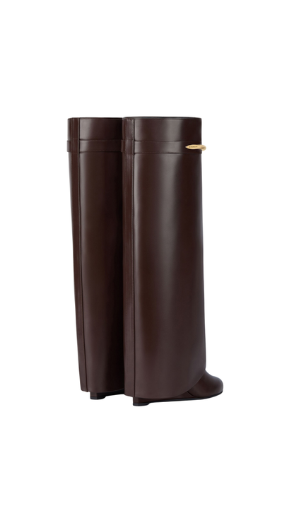 Shark Pinch Boots in Rbony Brown Leather