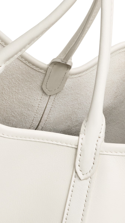 Small Drop Bucket in White Cotton Supple Smooth Calfskin