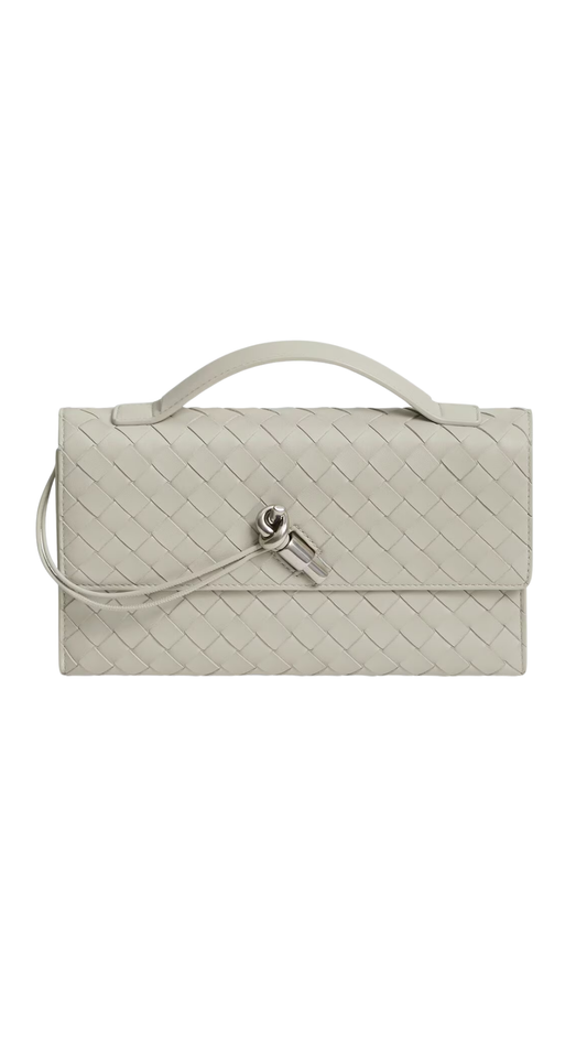 Andiamo Clutch 25 in Silica Gray