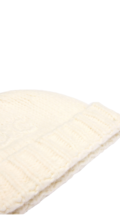 Triomphe Beanie in Off White Cashmere and Silk