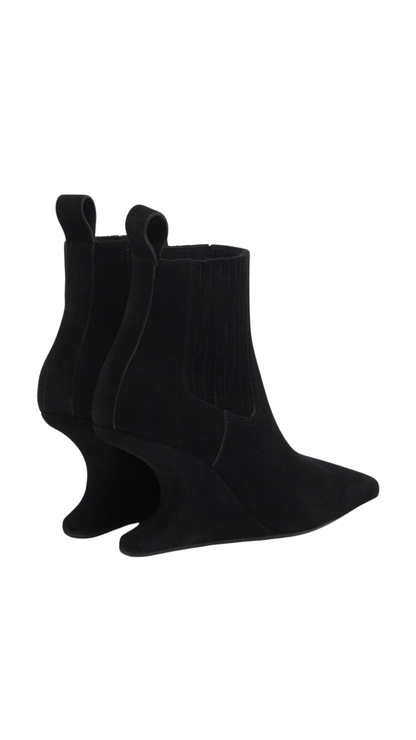 Cantilever Boots in Black