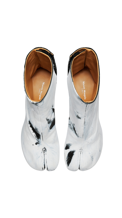 Tabi Bianchetto Boots in Black and White