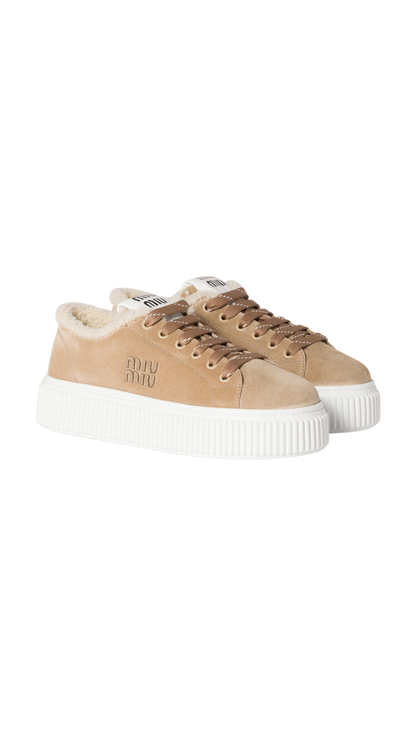 Zapatillas de ante y borreguillo en beige desierto