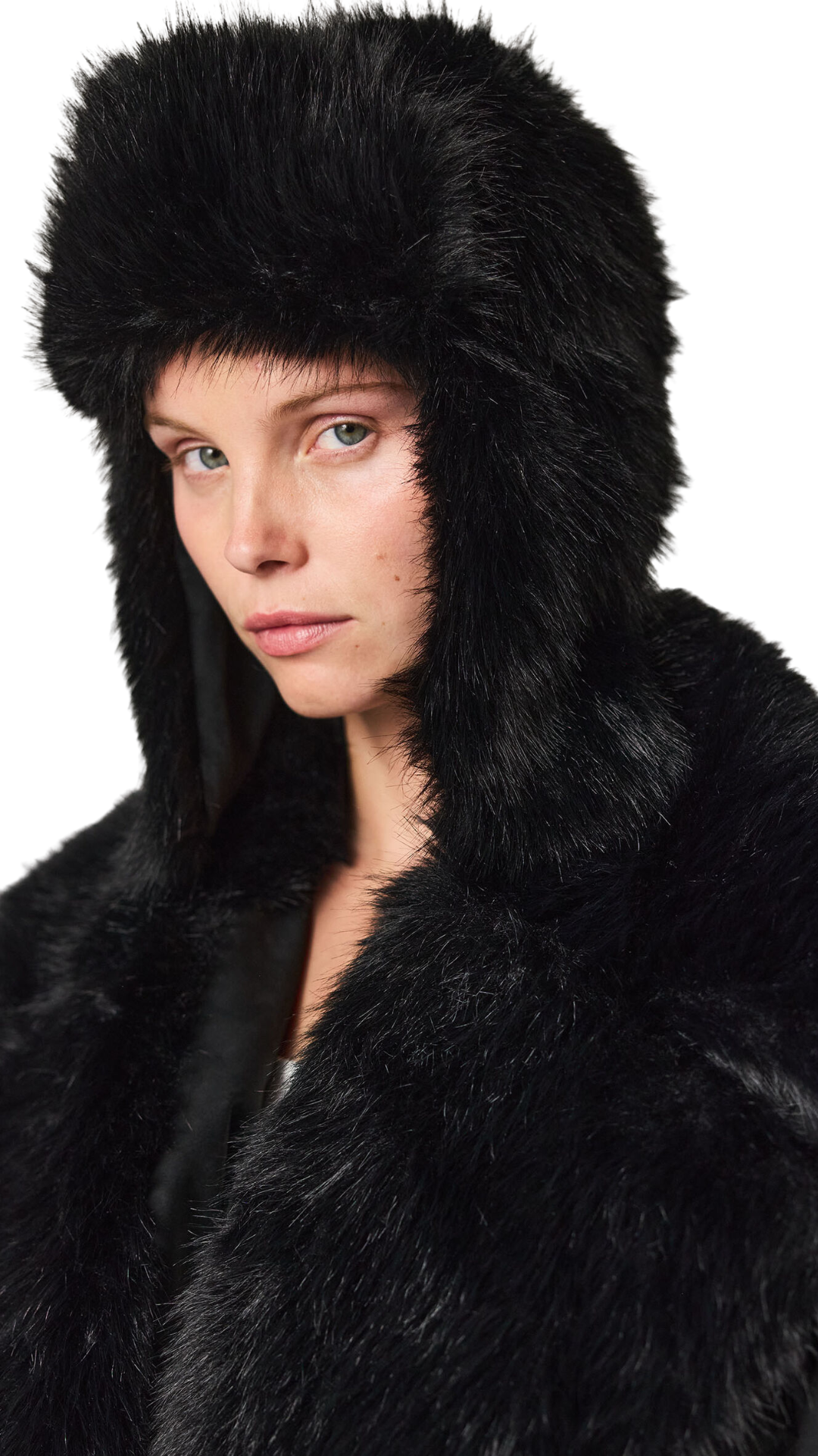 Vegan Plush Hat in Black