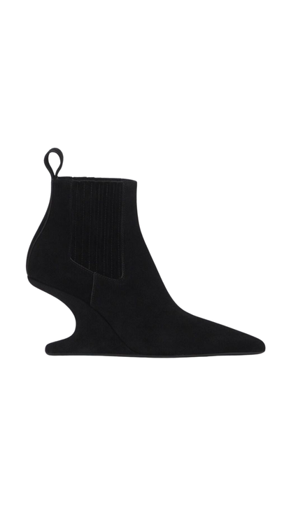 Cantilever Boots in Black