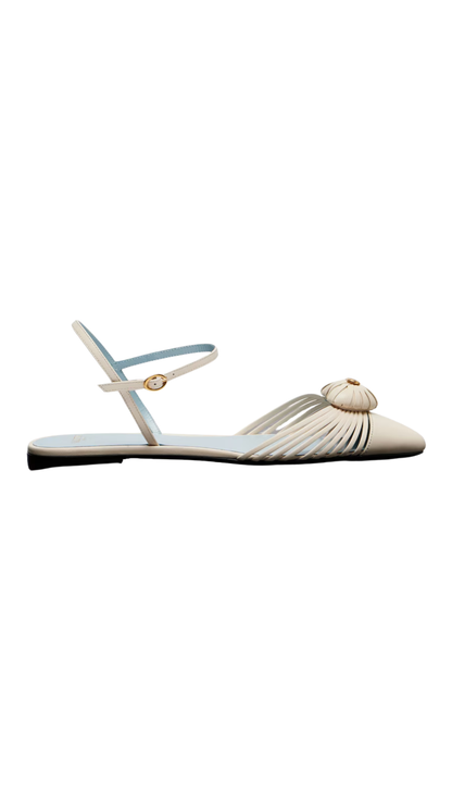 Cœur Royal Leather Flats in Butter White