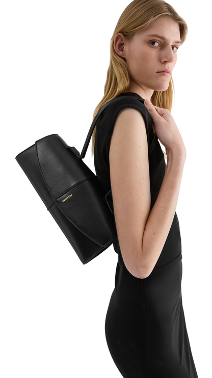 Linea Shoulder in Black Leather Shoulder Bag