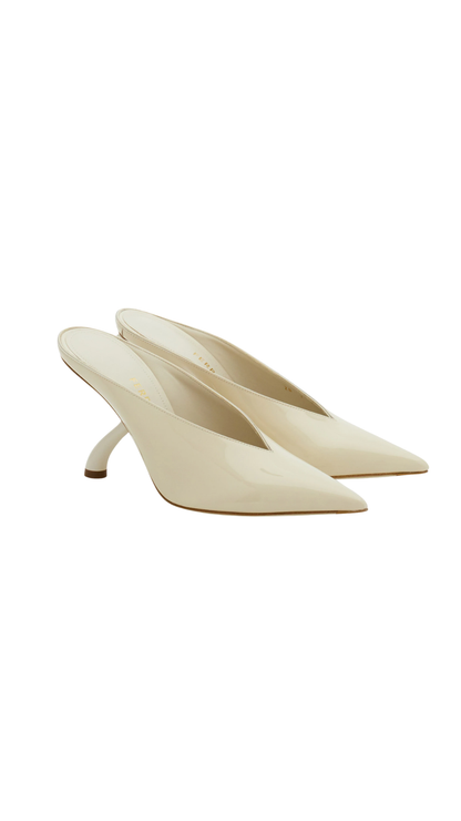 S-Shaped Heel Mule in White