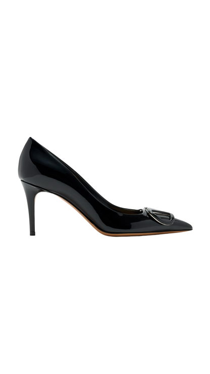 Signature Pumps in Black