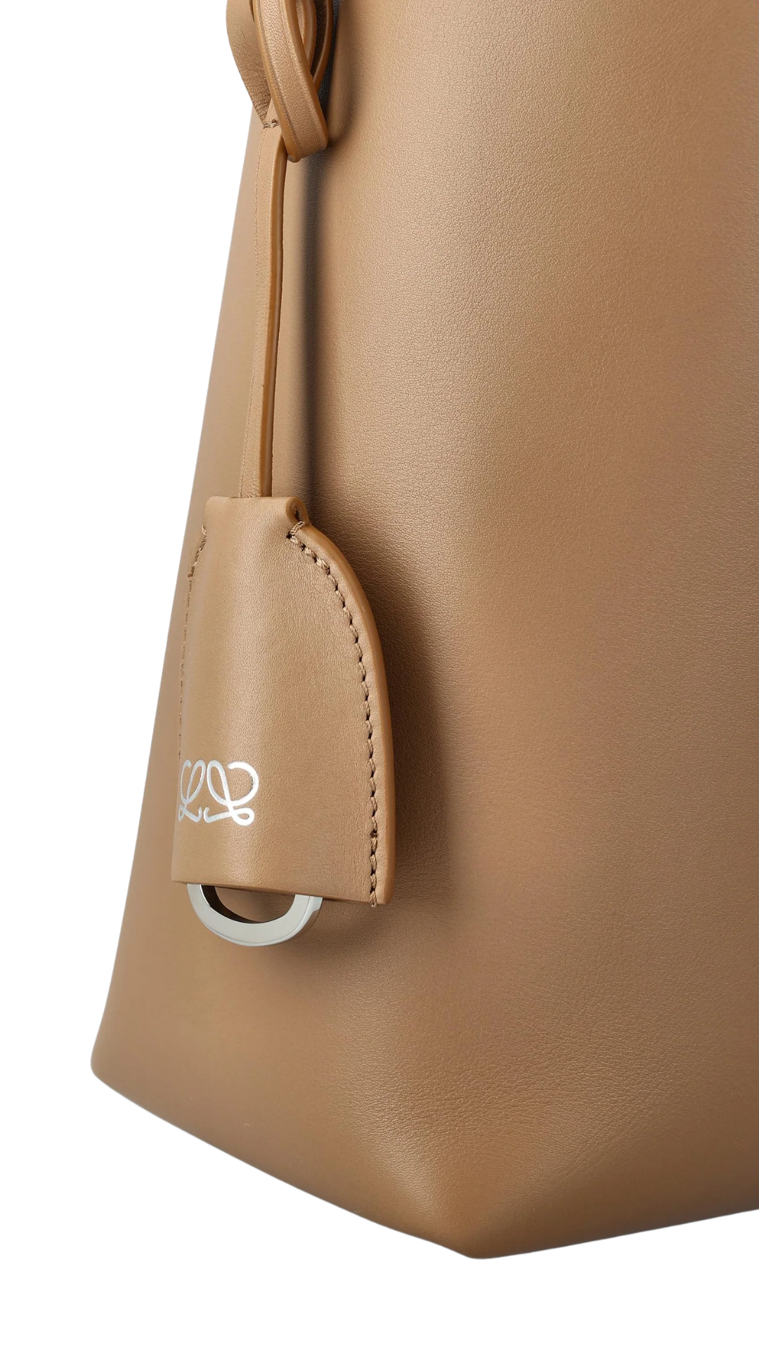 Bolso Cubo Mediano Bilbao en Piel de Ternera Lisa Color Mocha