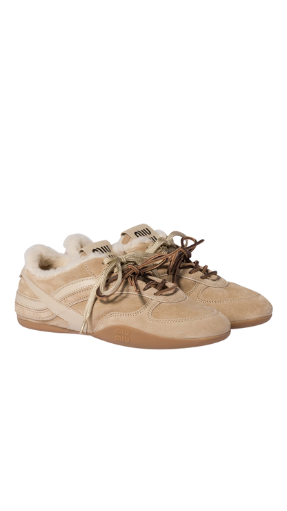 Zapatillas de ante y borreguito Gymnasium en beige desierto