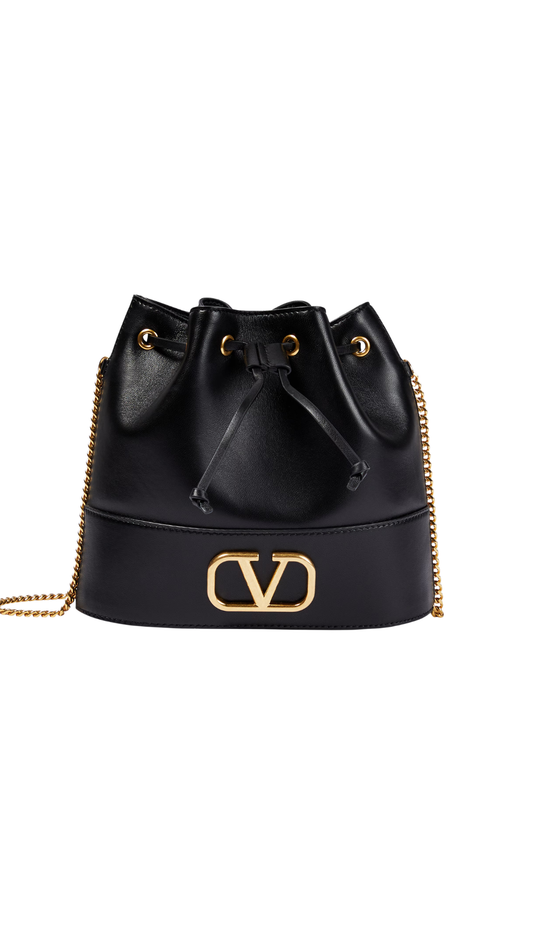 VLogo Signature Small Leather Bucket Bag in Black