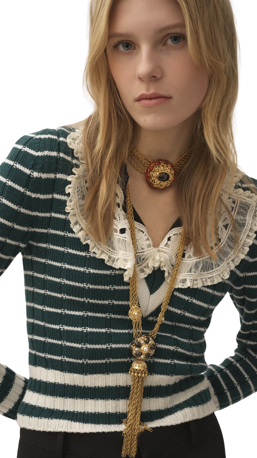 V-Neck Fitted Sweater in a Merino Wool Knit in Green
