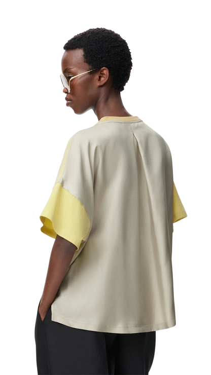 Camiseta de corte cuadrado en algodón y seda gris pálido/citrino claro