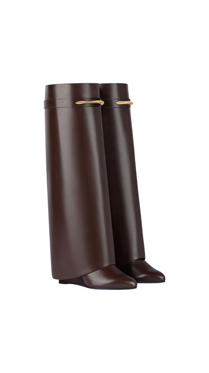 Shark Pinch Boots in Rbony Brown Leather