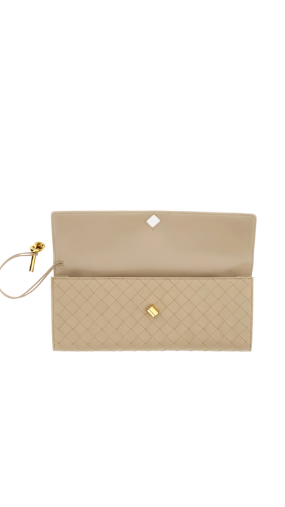 Andiamo Clutch in Beige