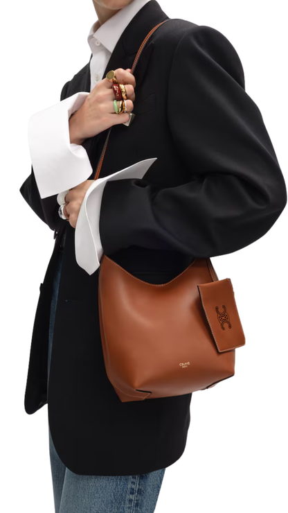 Bolso Hobo Pequeño - Piel de Becerro Flexible en Color Tan