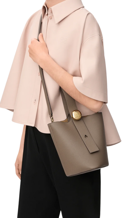 Mini Pebble Bucket in Taupe