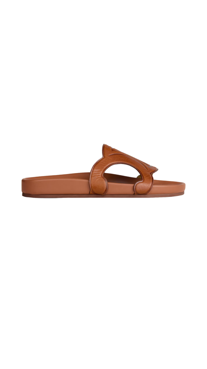 Triomphe Slide In Tan Calfskin - Vegetal Tanning